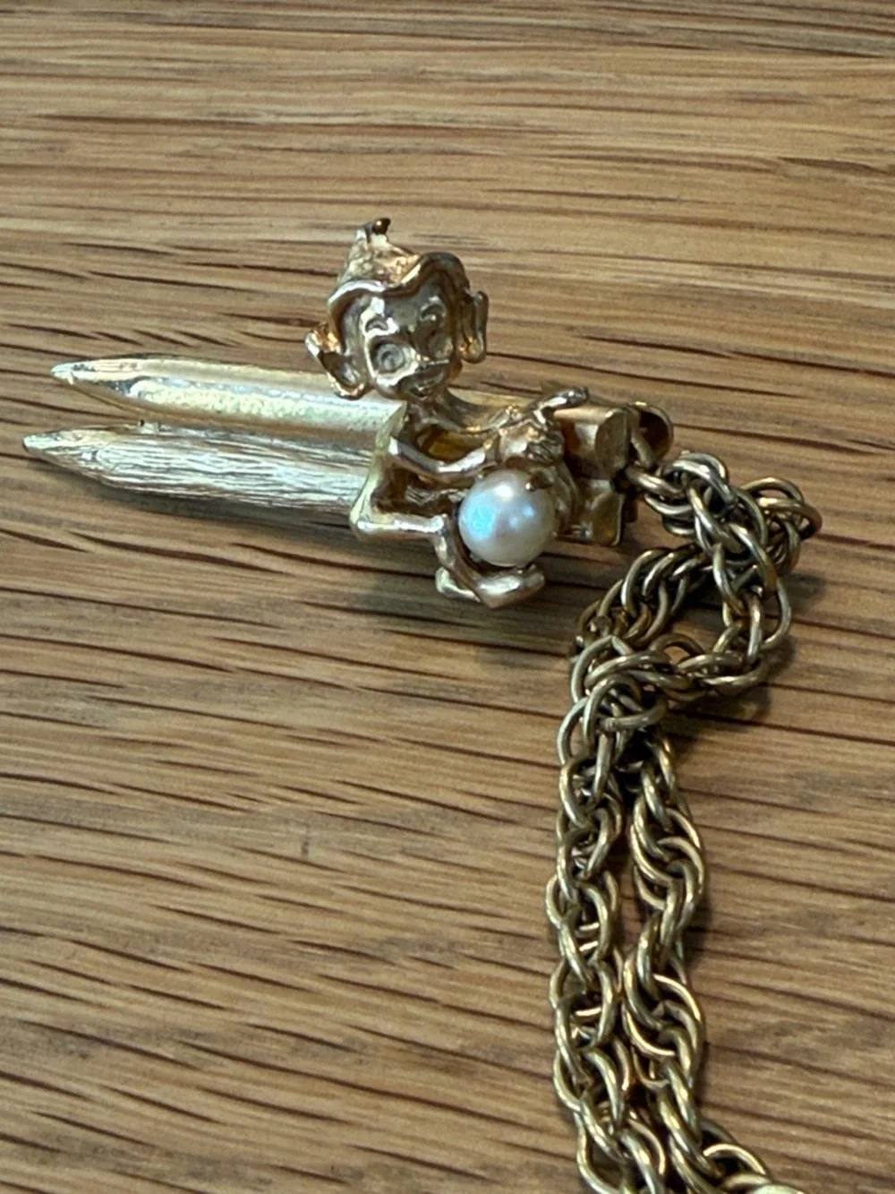VTG Sweater Guard Gold-Tone Double Rope Chain w/ Real Pearl Accents & Elves